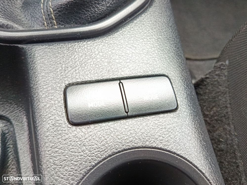 Toyota Hilux 2.4 D-4D 2WD CD CM - 21