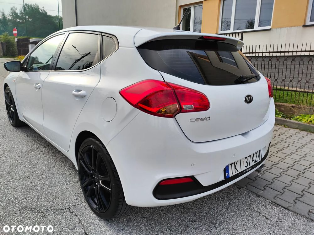 Kia Ceed - 10