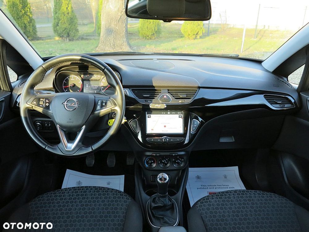 Opel Corsa 1.2 16V Essentia - 10