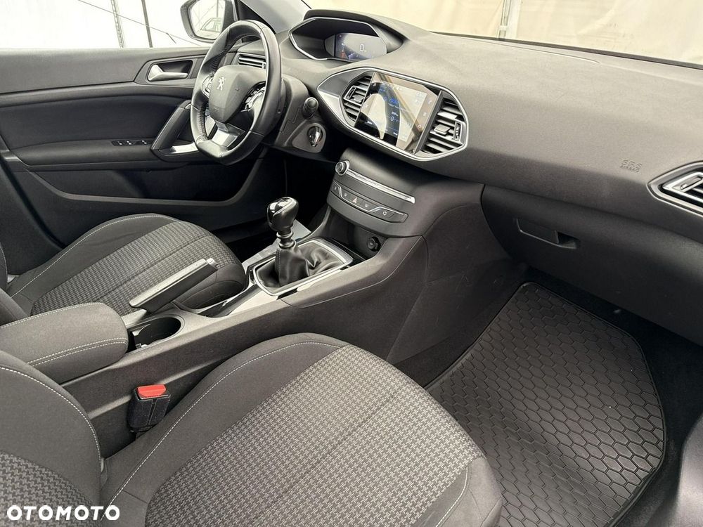Peugeot 308 - 24