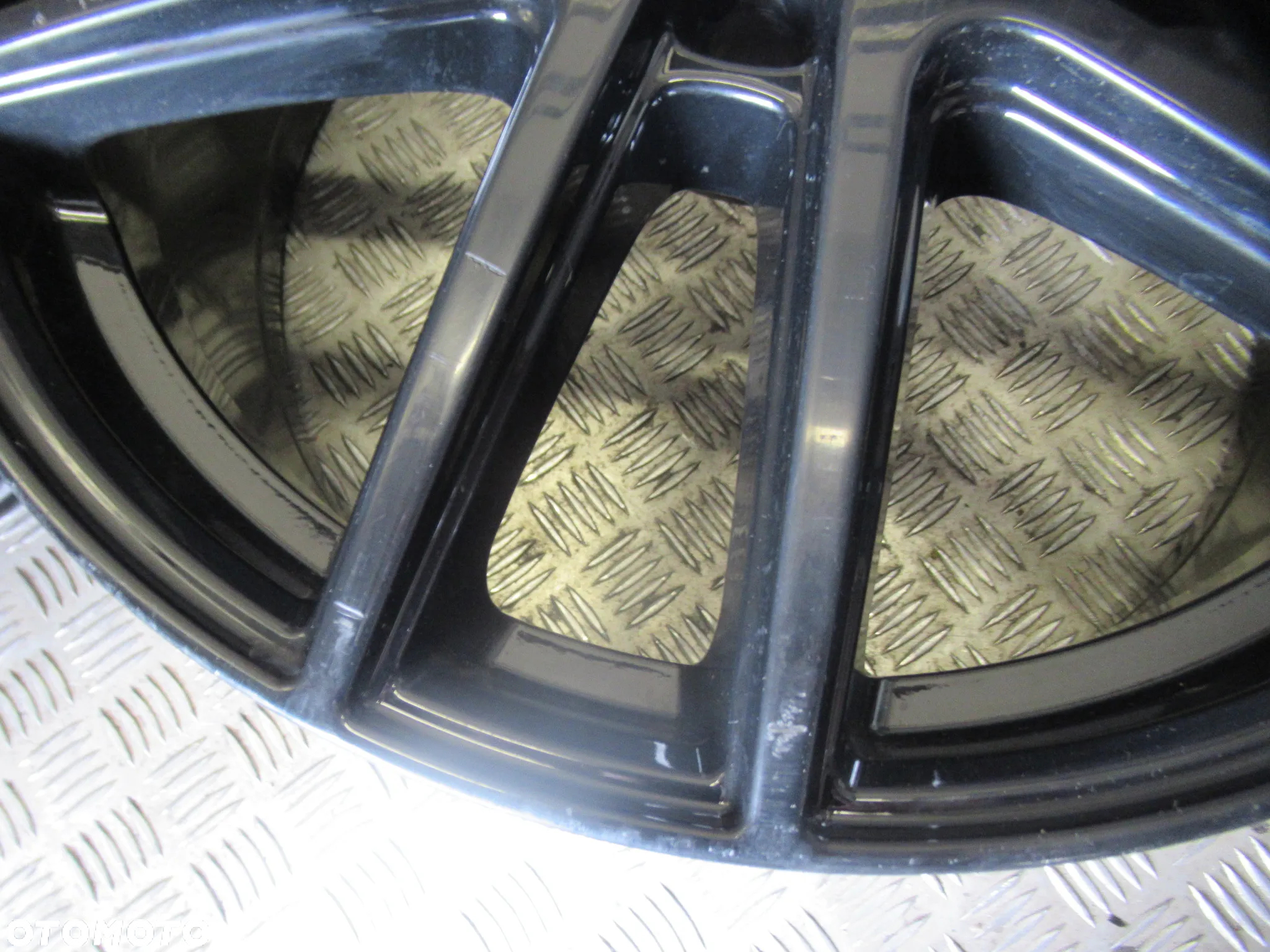 Felgi Vw Arteon Passat T-Rock Tiguan Audi A3 A4 A6 Q2 Q3 Q5 Mercedes Skoda 8Jx19 et47 5x112 - 9