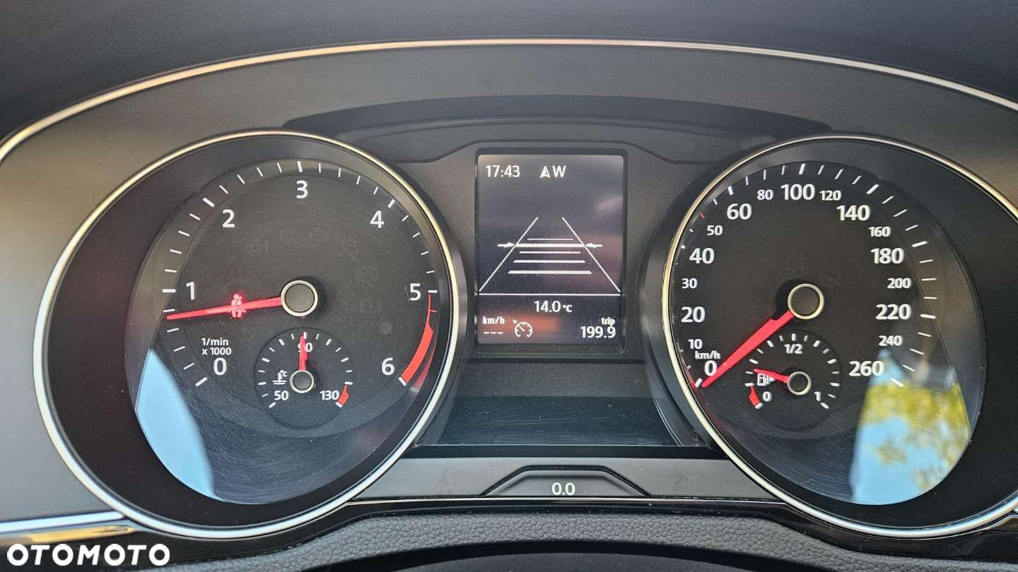 Volkswagen Passat Variant 2.0 TDI SCR Trendline - 28