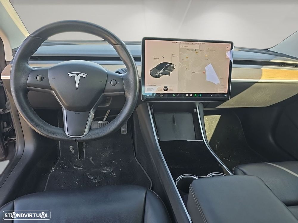 Tesla Model 3 - 10