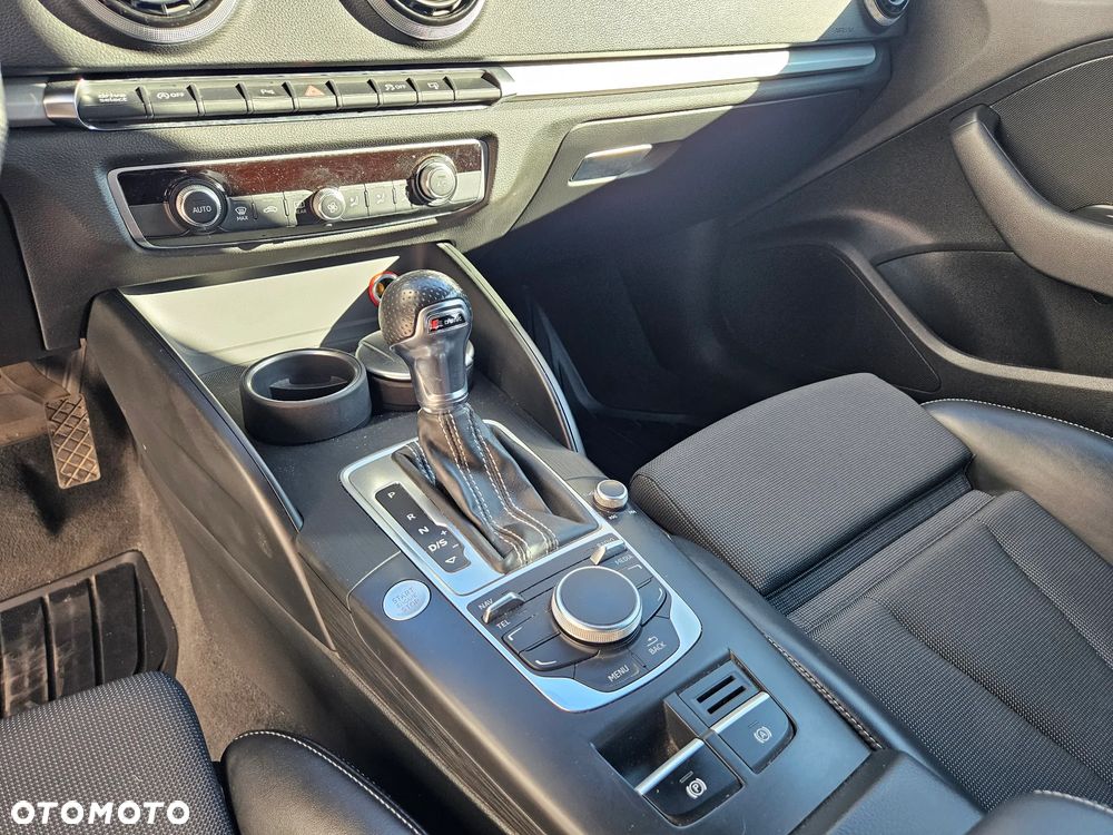 Audi A3 Sportback 1.8 TFSI Ambiente S tronic - 24