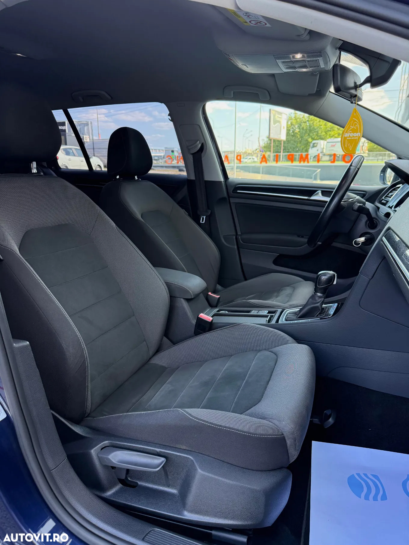 Volkswagen Golf 2.0 TDI DSG 4Motion Highline - 13