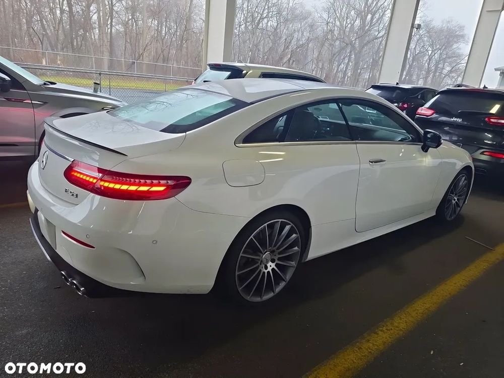 Mercedes-Benz Klasa E AMG 53 4-Matic+ - 3