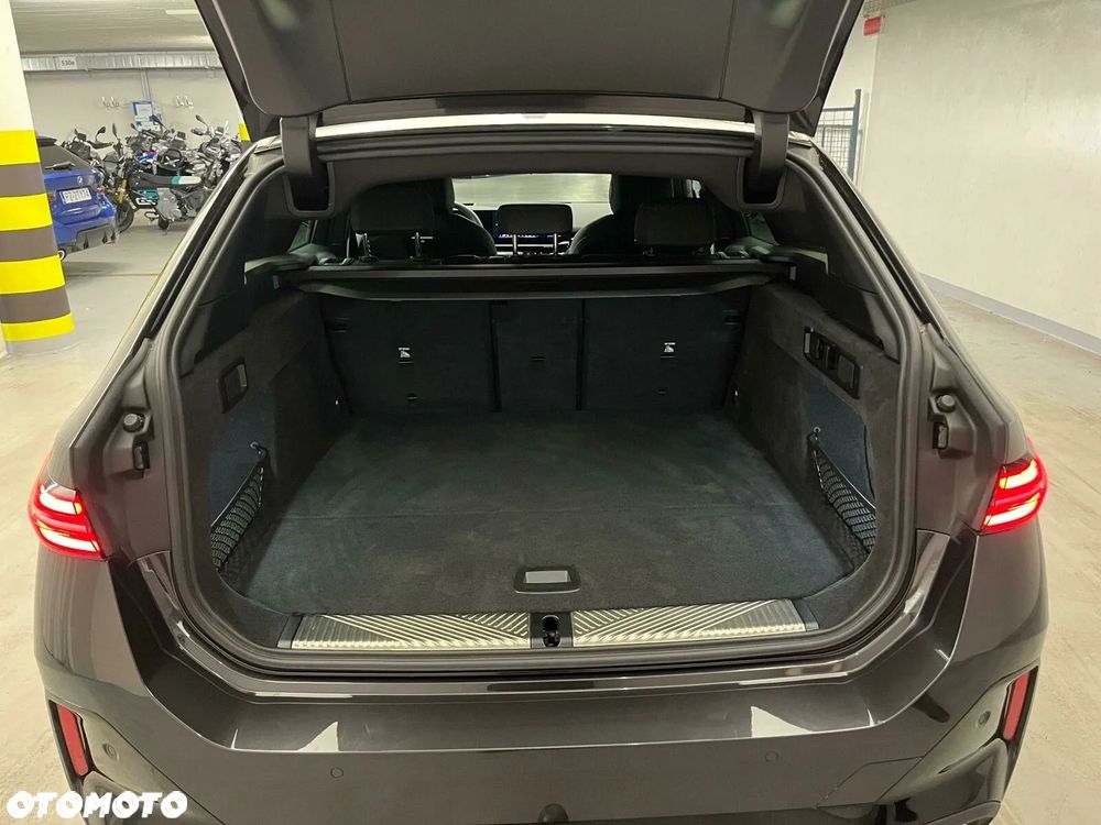 BMW Seria 5 520d xDrive mHEV - 12