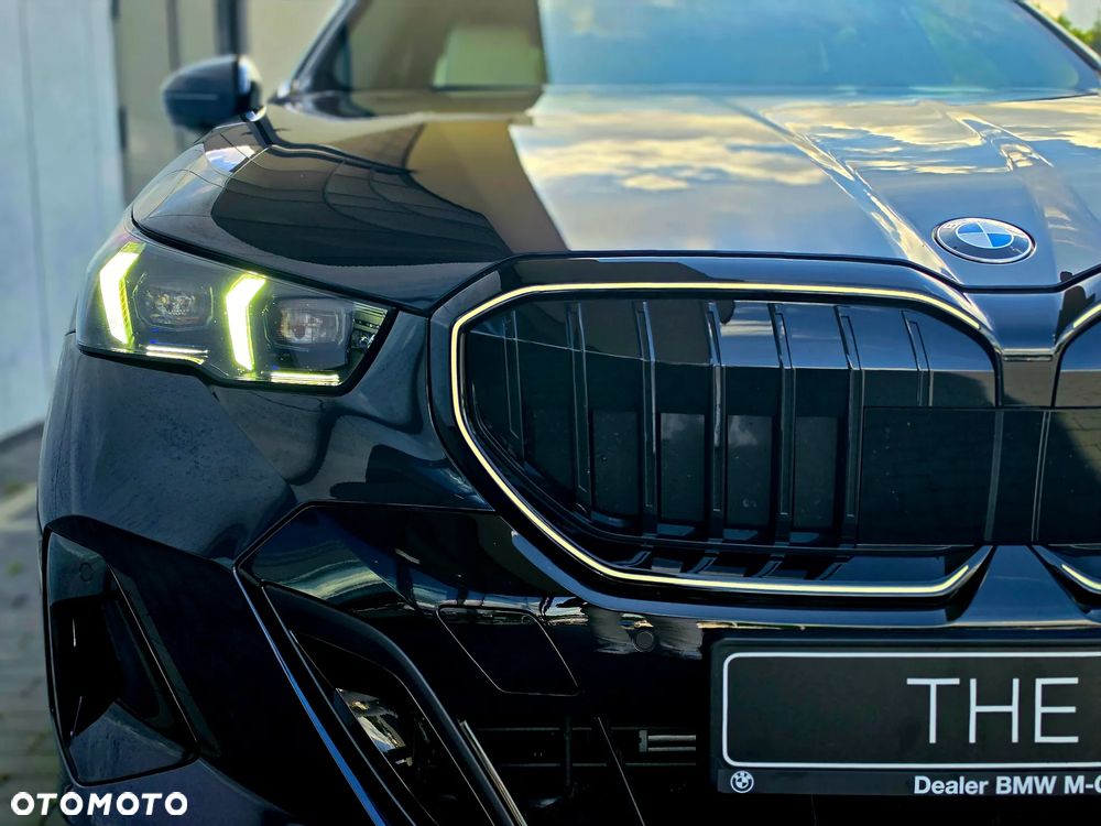 BMW Seria 5 520d xDrive mHEV - 14