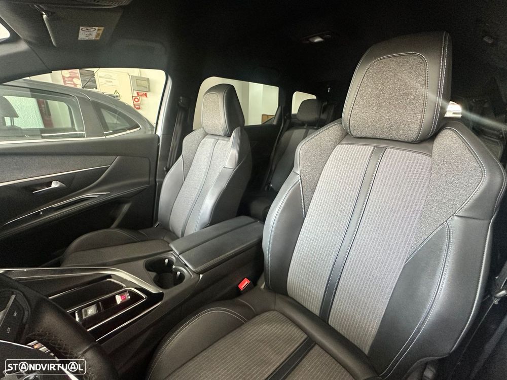 Peugeot 5008 1.5 BlueHDi Allure EAT8 - 22