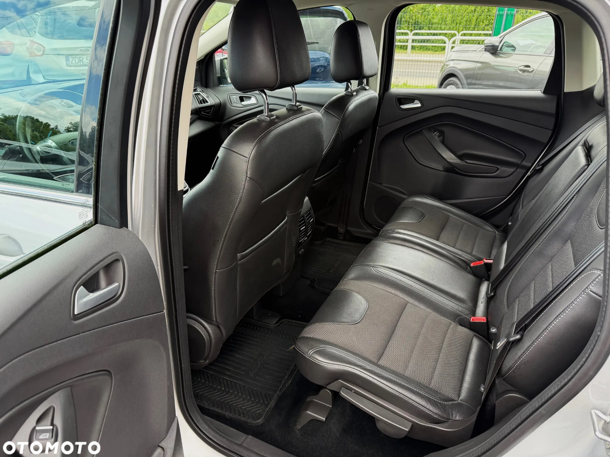 Ford Kuga 1.5 EcoBoost 2x4 Titanium - 9