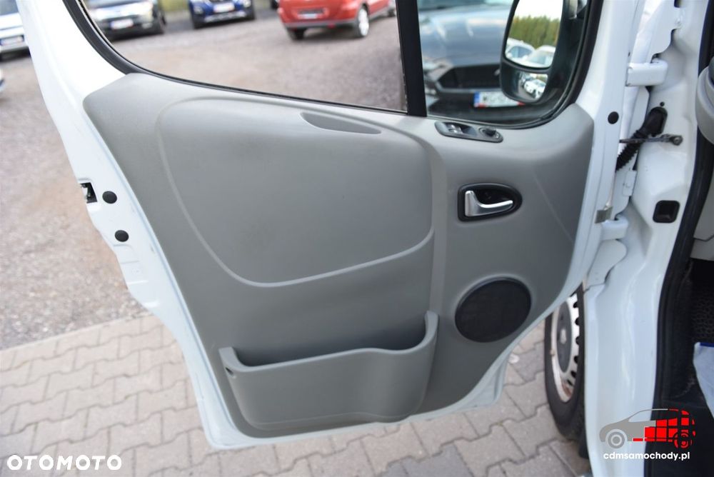 Renault Trafic - 13