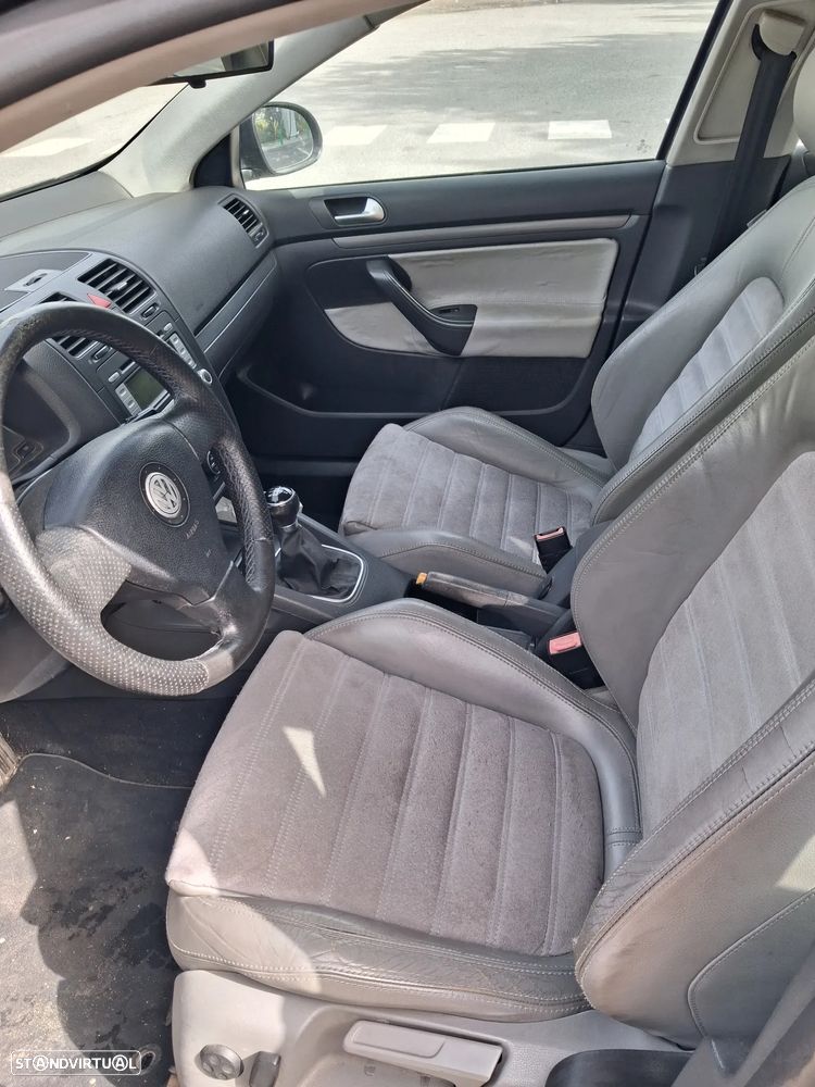 VW Jetta 1.9 TDi Confortline - 8