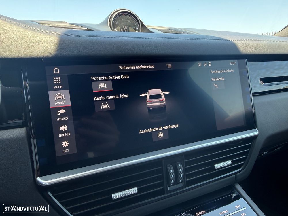 Porsche Cayenne E-Hybrid - 36