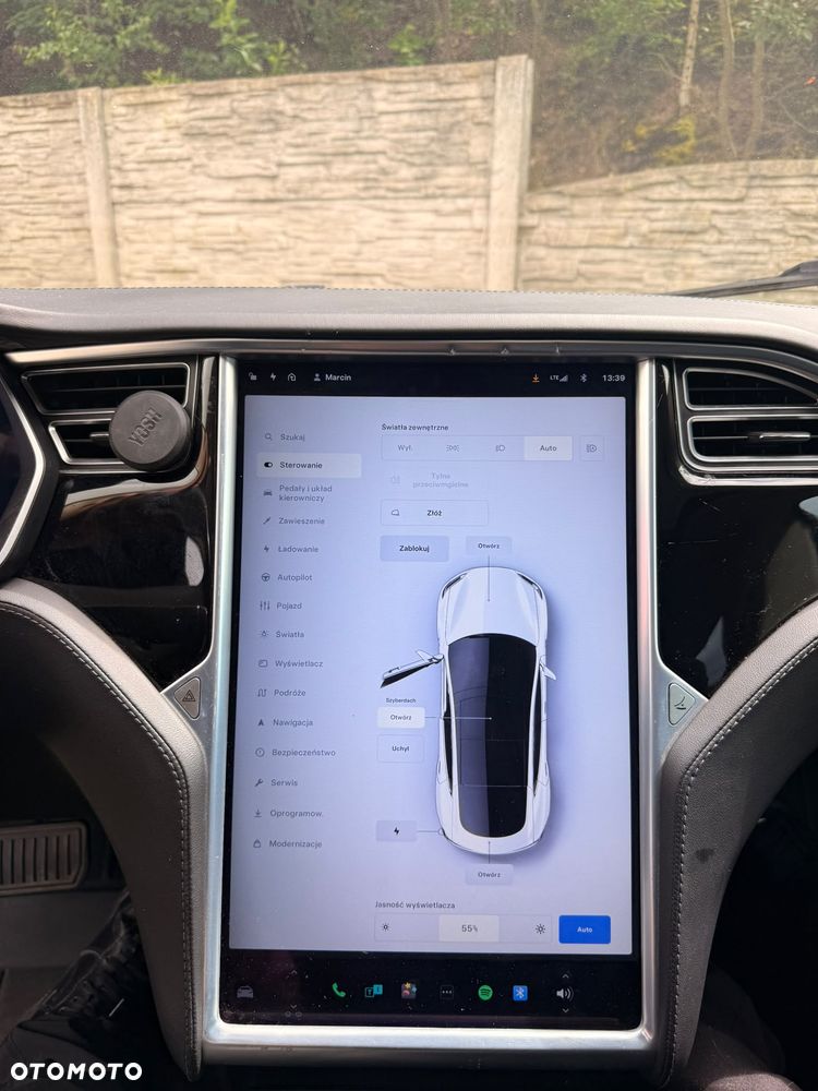 Tesla Model S - 16