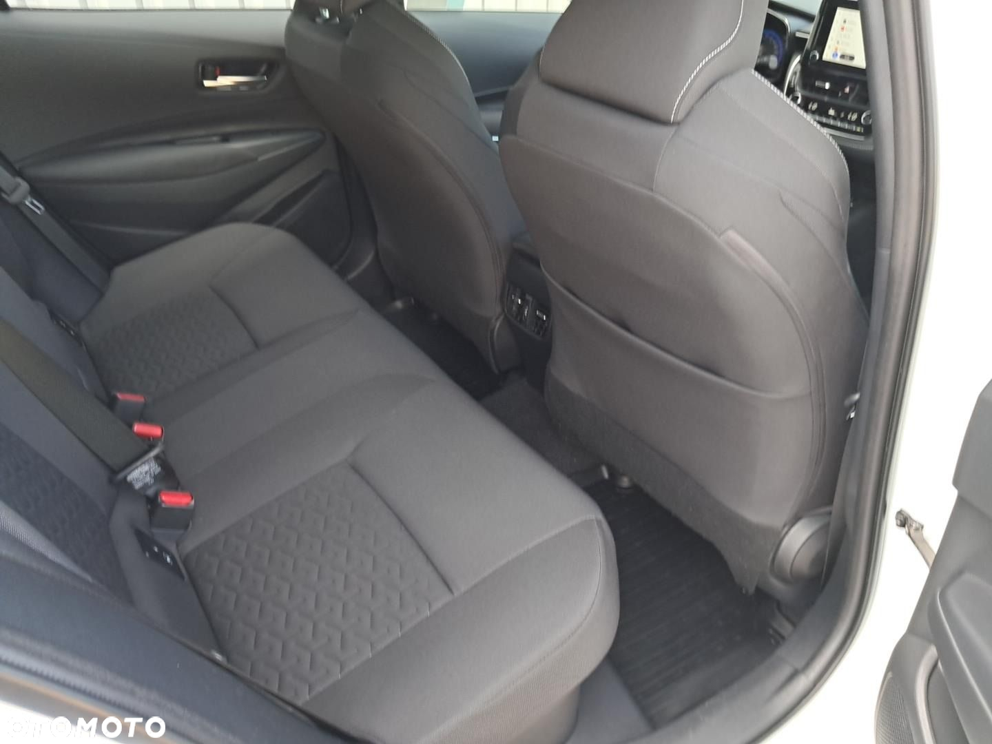 Toyota Corolla - 12