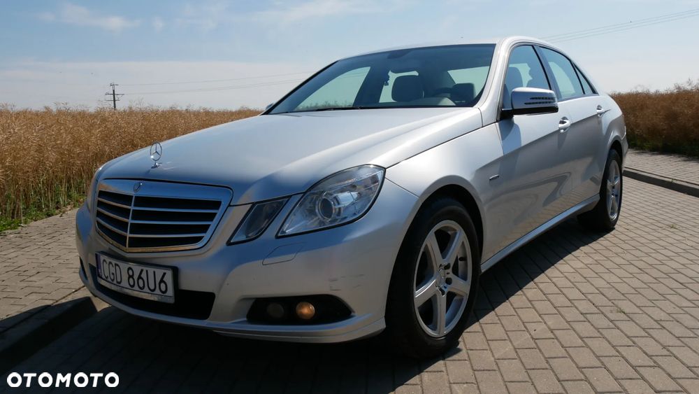 Mercedes-Benz Klasa E 250 CGI BlueEFFICIENCY Elegance - 12
