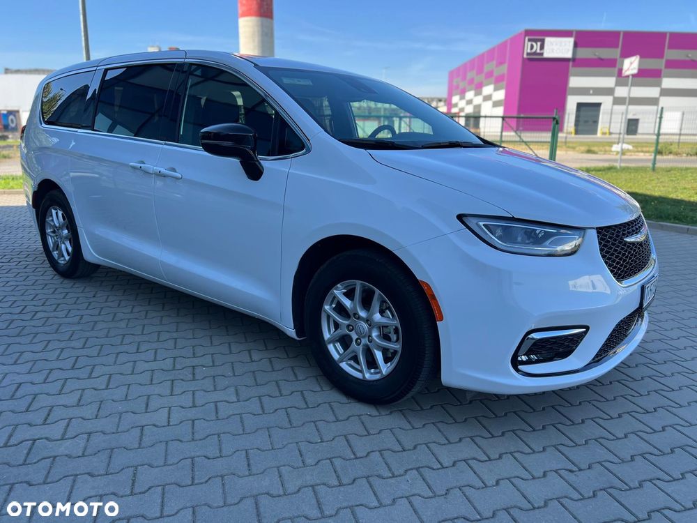 Chrysler Pacifica - 28