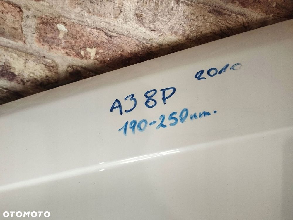 Audi A3 8P 08/12 DUŻY GRIL Przód strona lewa Błotnik przedni LEWY KOD LY9C - 11