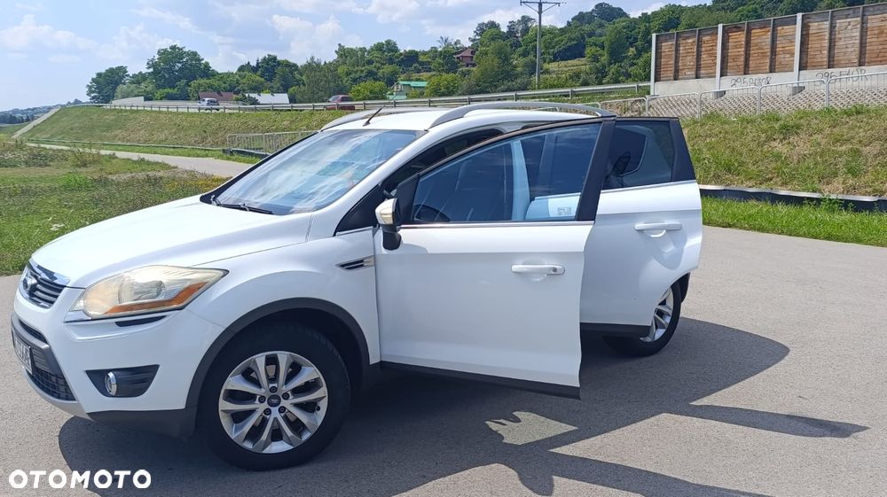 Ford Kuga 2.0 TDCi 2x4 Titanium - 9