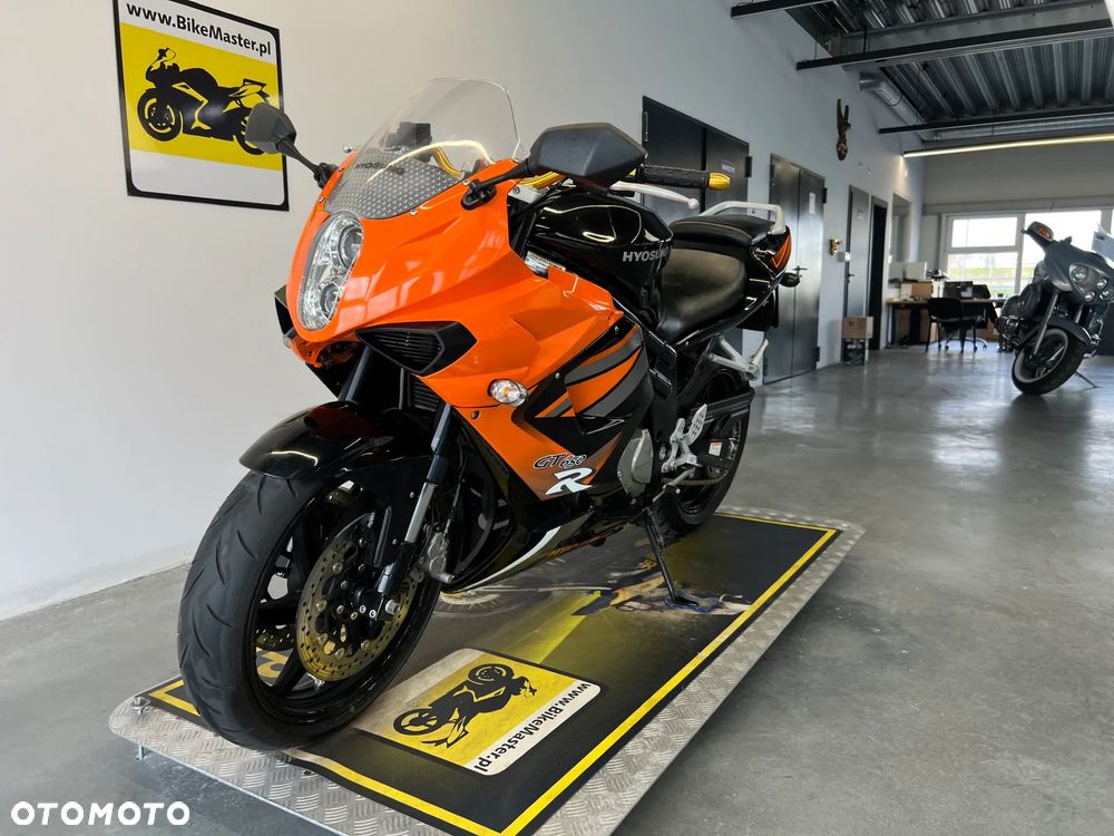 Hyosung GT Comet - 8