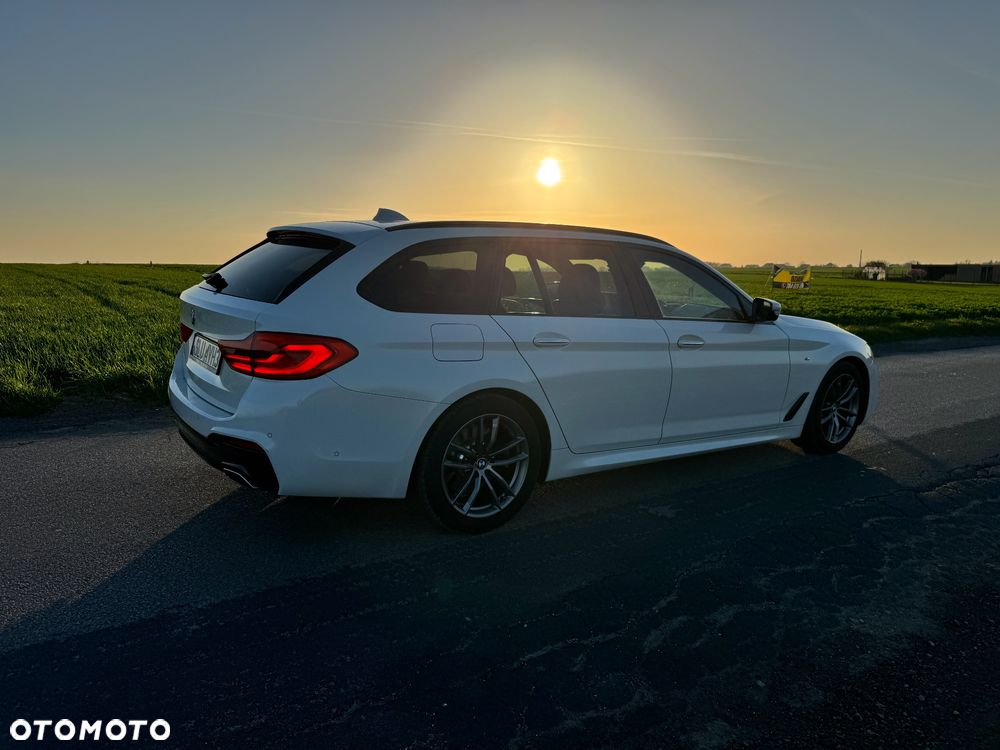 BMW Seria 5 520d xDrive M Sport sport - 9