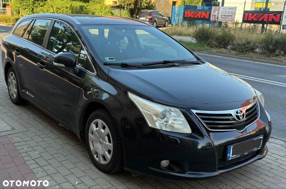 Toyota Avensis - 2