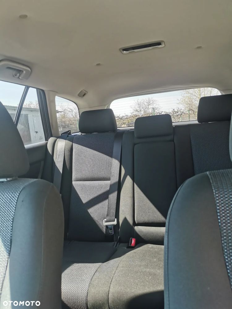 Toyota Avensis 2.0 D-4D Combi - 17