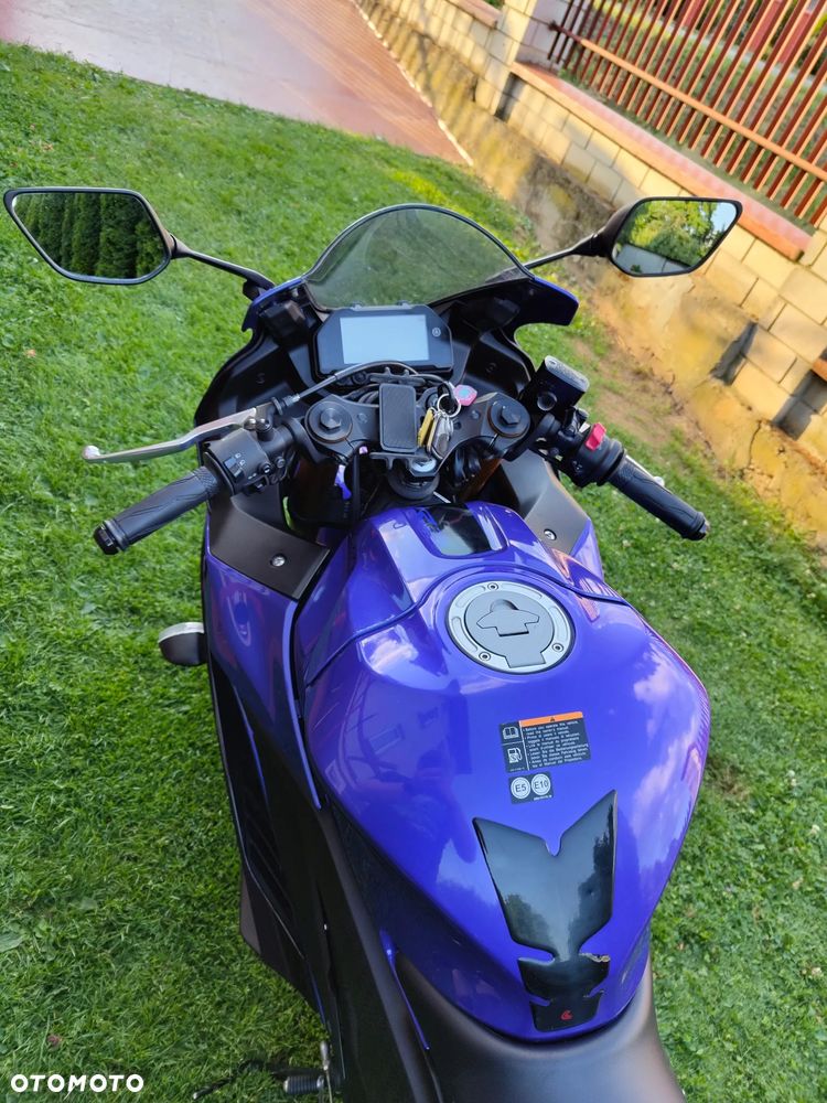 Yamaha YZF - 17
