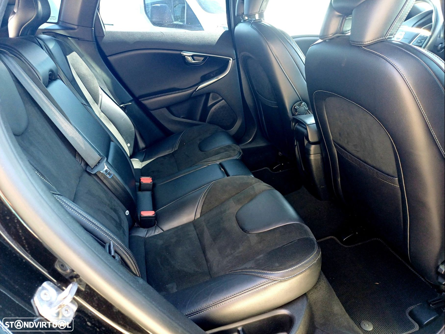 Volvo V40 2.0 D2 R-Design - 18
