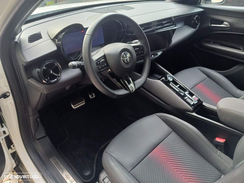 Alfa Romeo Junior 1.2 Speciale eDCT6 - 28