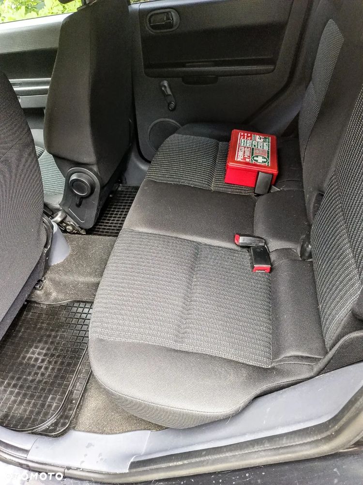 Mitsubishi Colt - 6