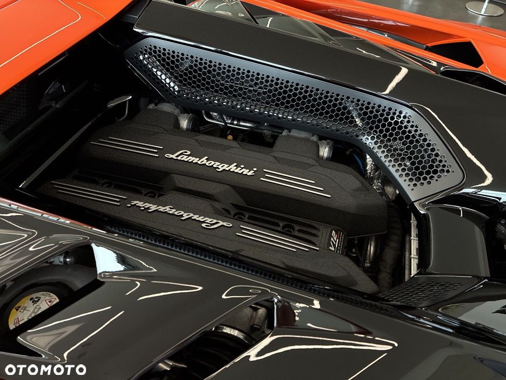 Lamborghini Revuelto - 9