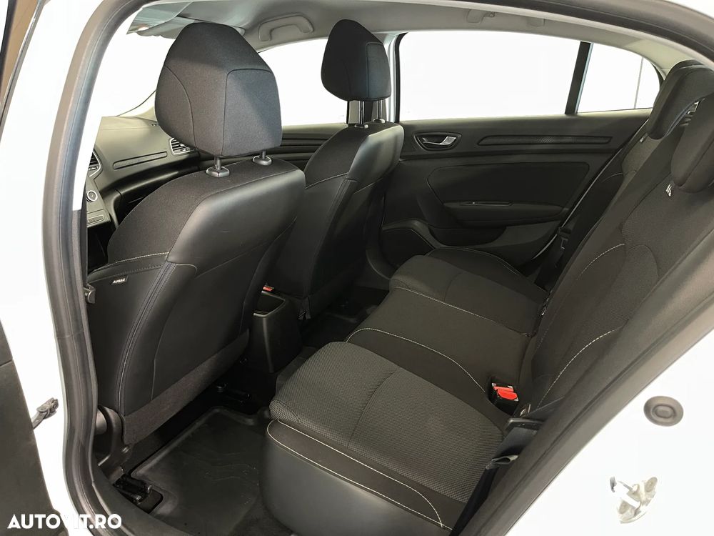 Renault Megane TCe 140 GPF Zen - 11
