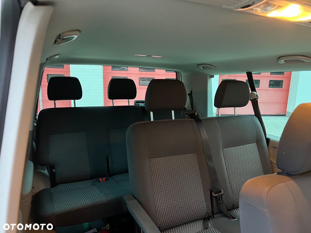 Volkswagen Caravelle - 17