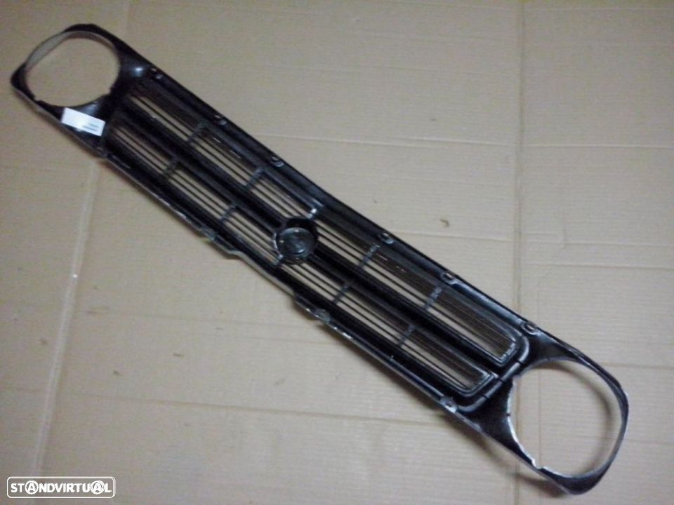 Grelha frontal dos faróis do Datsun 1200 (Nova) - 3
