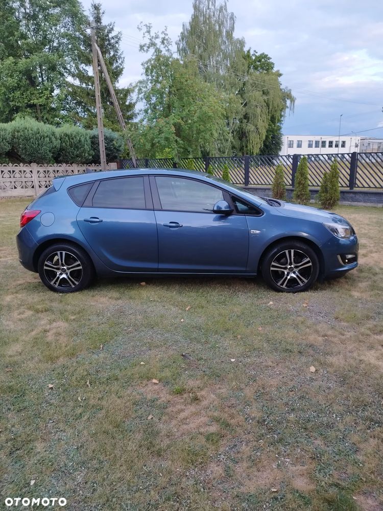 Opel Astra 1.4 Turbo - 12