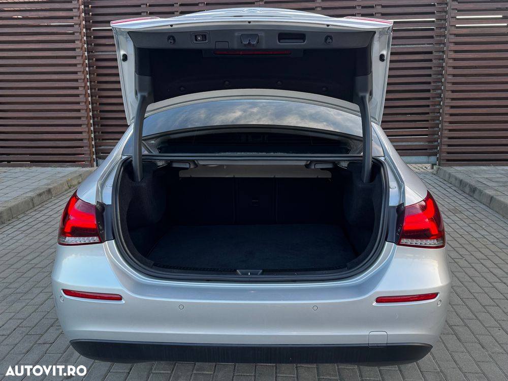 Mercedes-Benz A 180 d Sedan 8G-DCT Lim. AMG Line Advanced Plus - 23