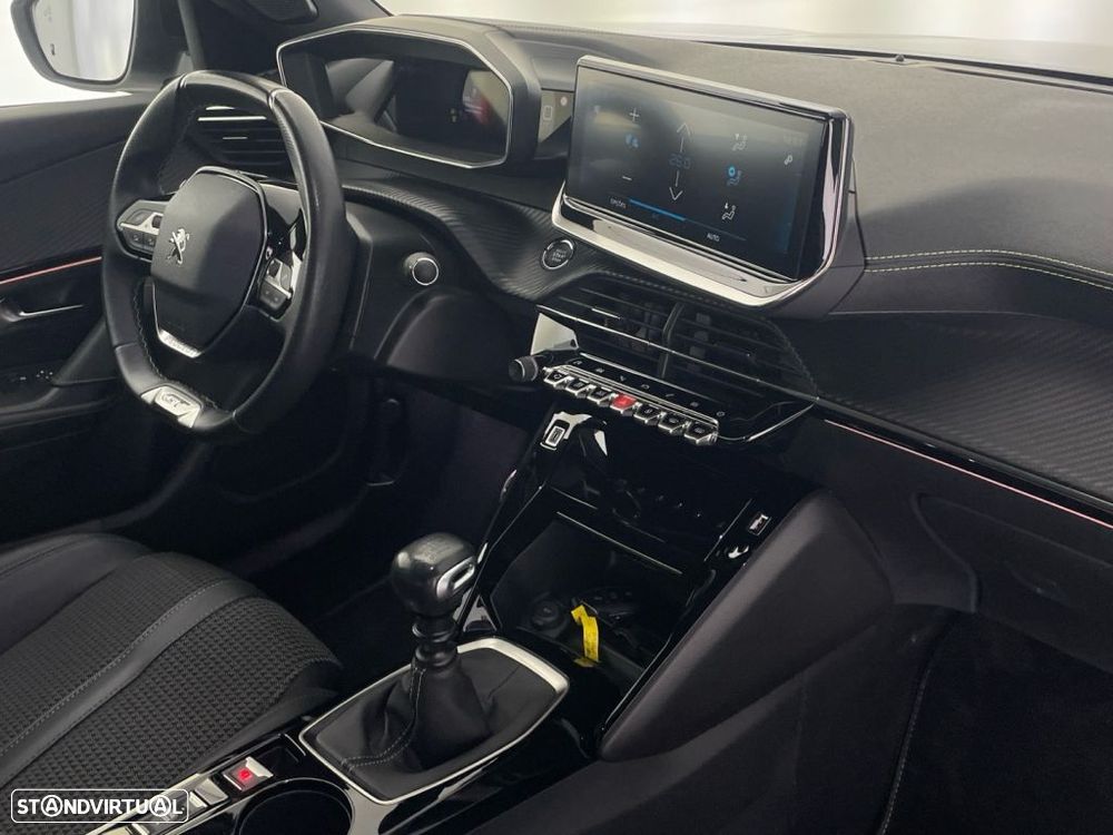Peugeot 2008 1.2 PureTech GT - 23