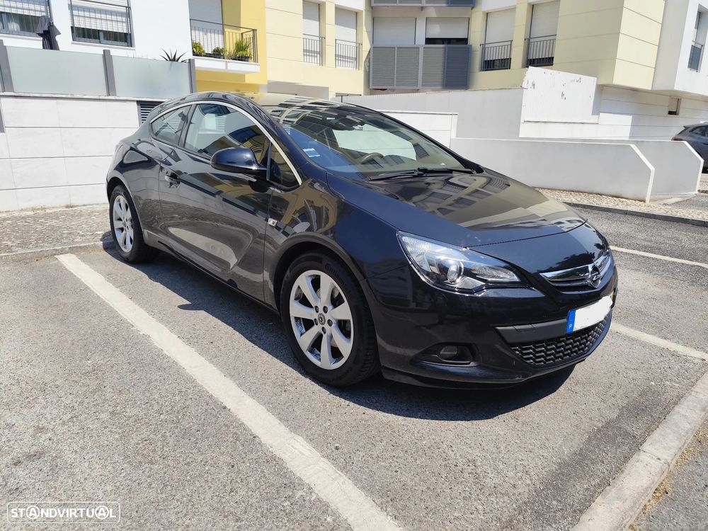 Opel Astra GTC - 1