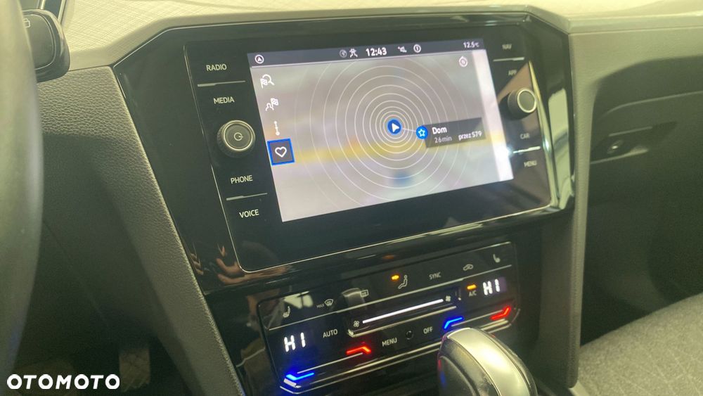 Volkswagen Passat - 18