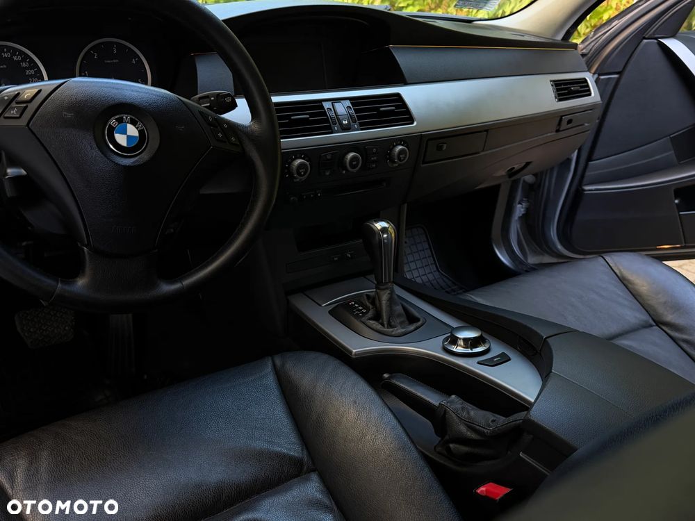 BMW Seria 5 525d - 9