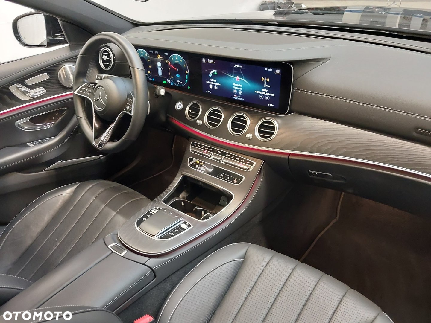 Mercedes-Benz Klasa E 300 de T 9G-TRONIC Exclusive - 10