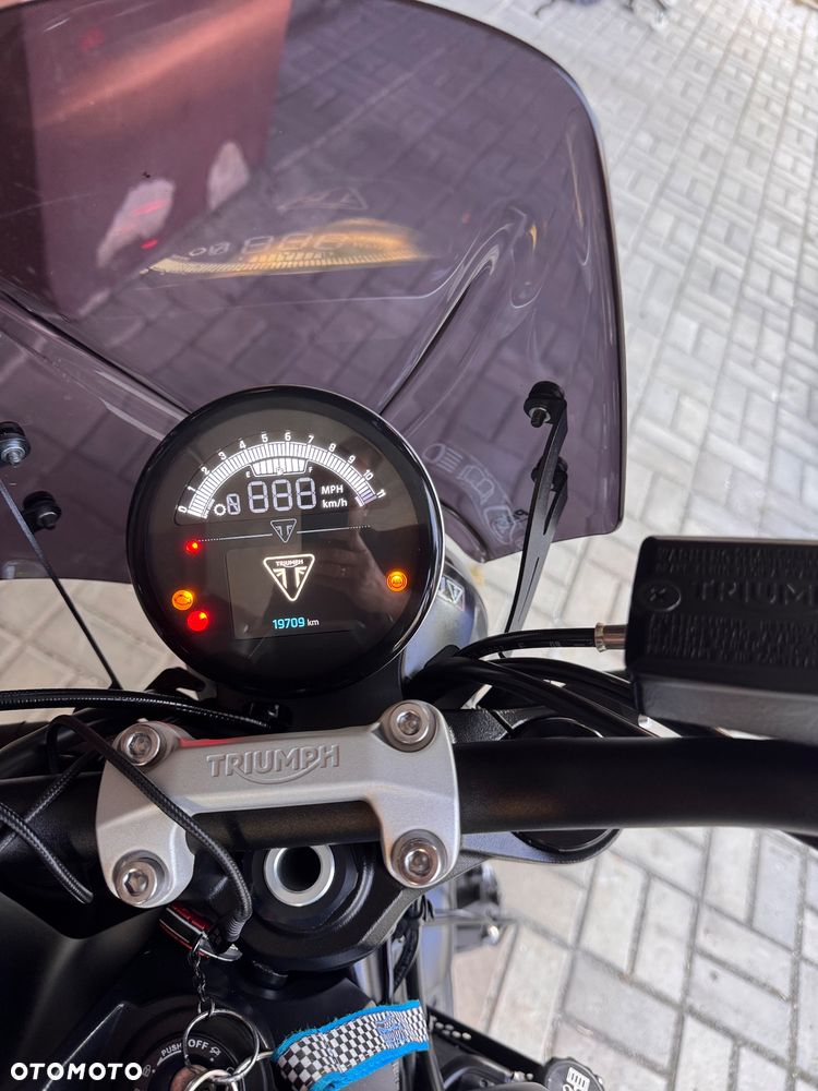 Triumph Trident - 8