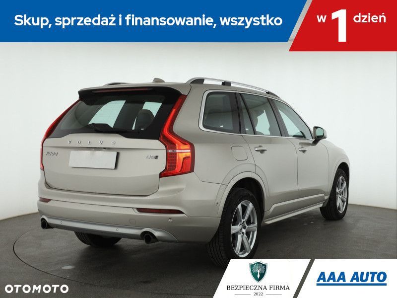 Volvo XC 90 - 7