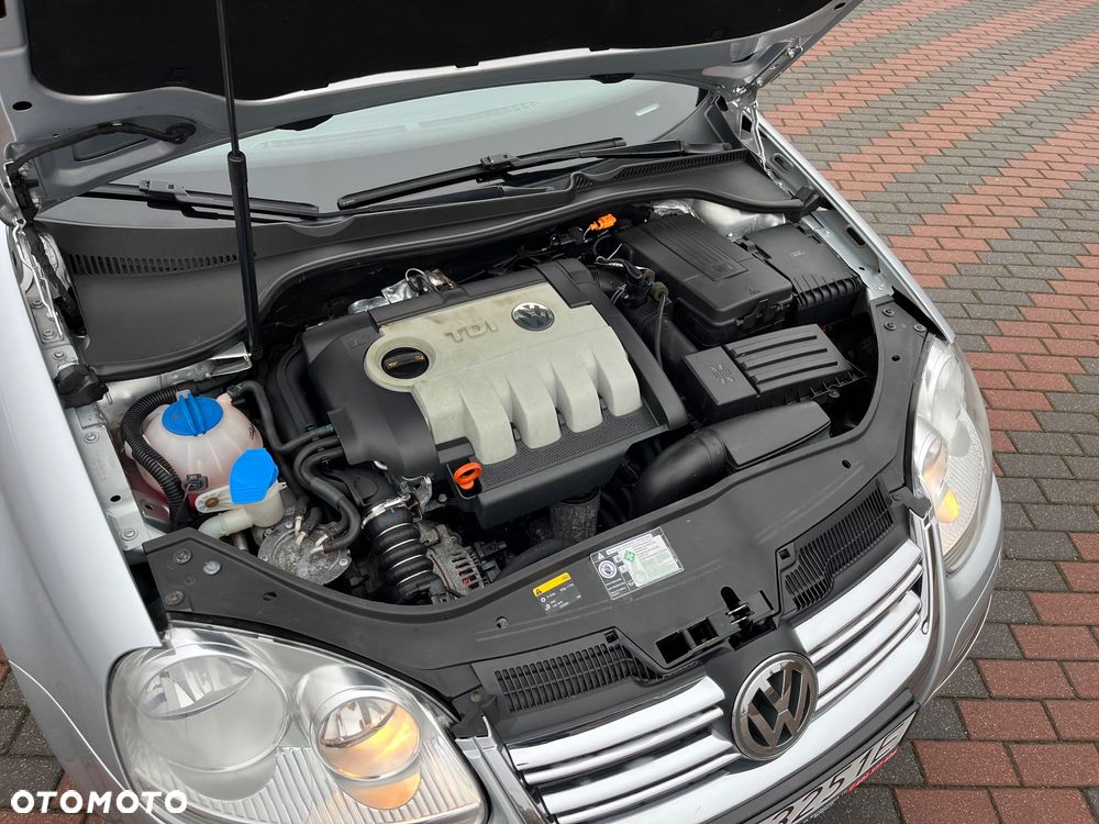 Volkswagen Golf 1.9 TDI DPF Trendline BlueMotion - 29