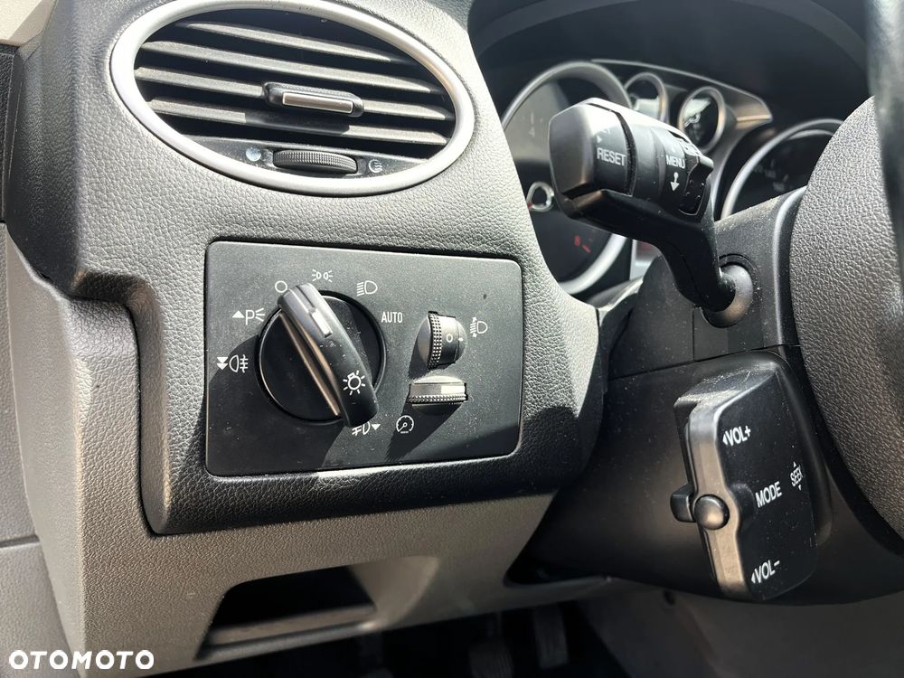 Ford Focus 1.8 Titanium - 28