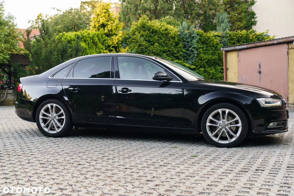 Audi A4 Limousine 2.0 TFSI multitronic S line Sportpaket - 11