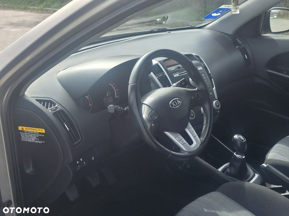 Kia Ceed - 6