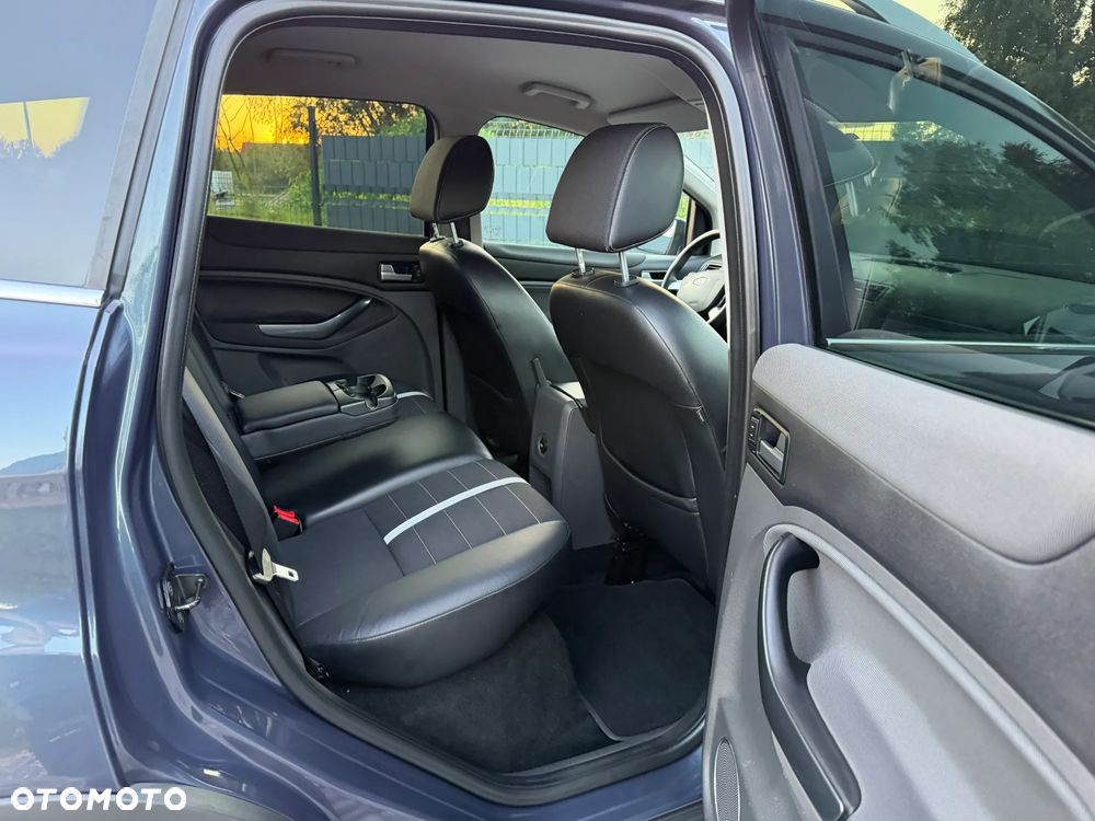 Ford Kuga 2.0 TDCi 4x4 Titanium - 29