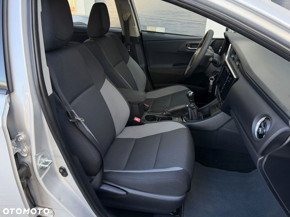 Toyota Auris - 8